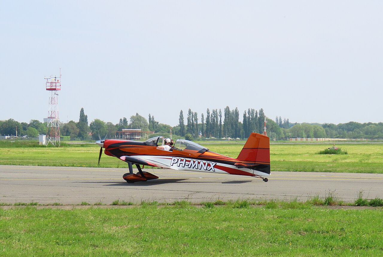 Antwerp Van's RV-7 PH-MNX