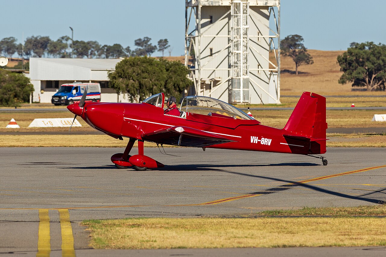 Van's RV-8 (VH-8RV) taxiing at Wagga Wagga Airport